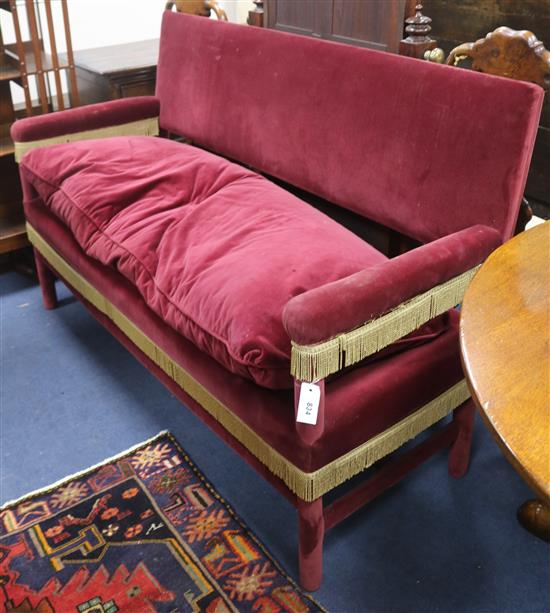 A 20th century Knole settee, L.153cm